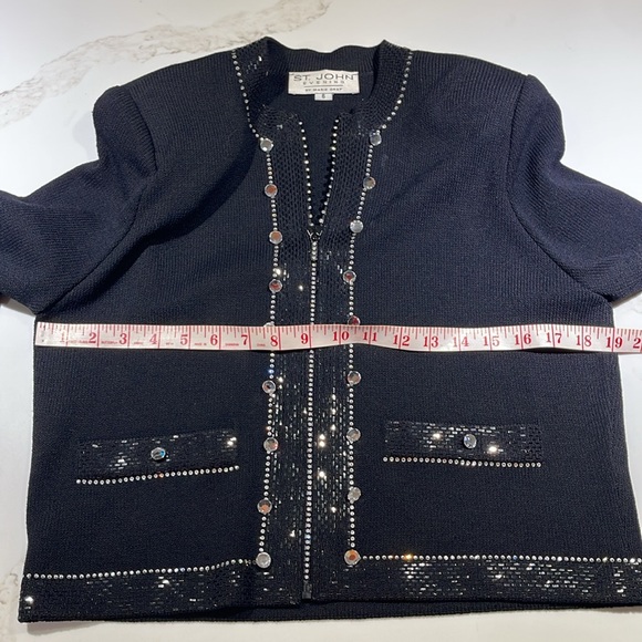 St. John Evening by Marie Gray Paillette
Embellished Knit Jacket in Black,Size 6 - Picture 9 of 10